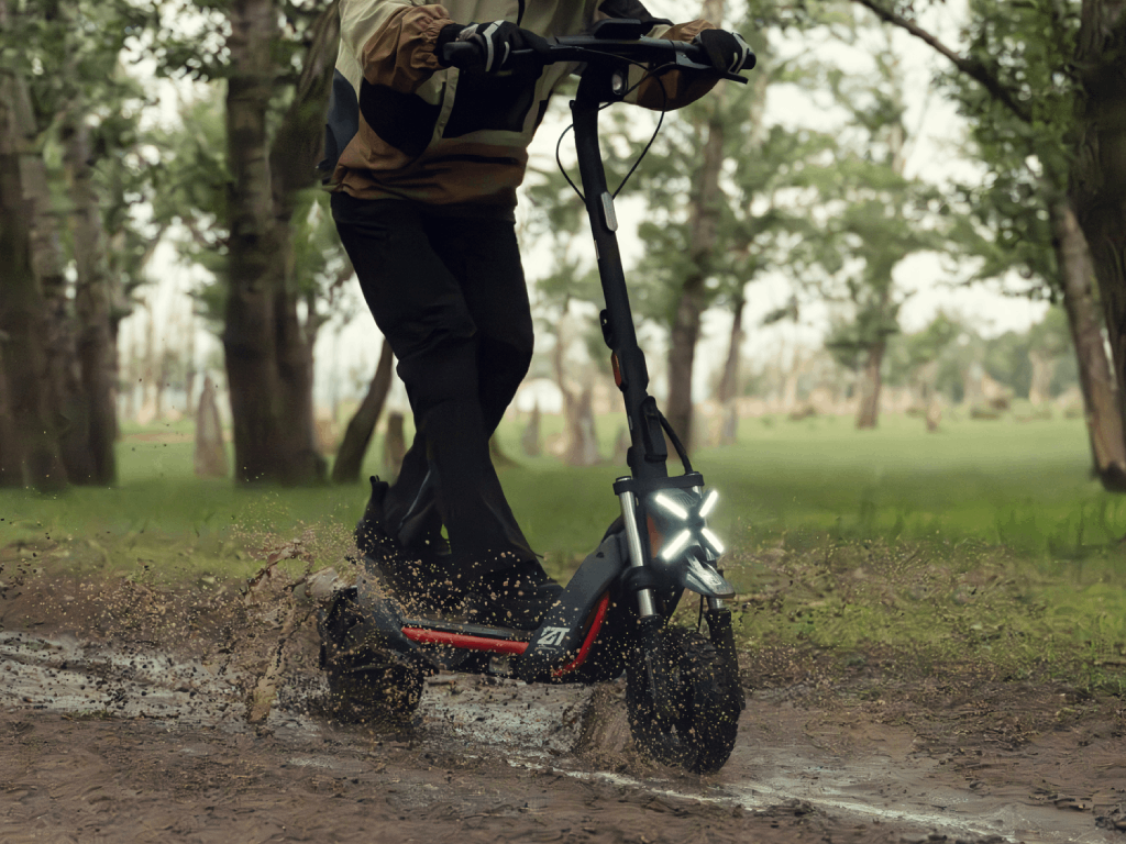 Segway KickScooter ZT3 PRO16+, 130 kg, domet 70 km, 25 km/h, 25%, 11'', 1600 W - Image 7
